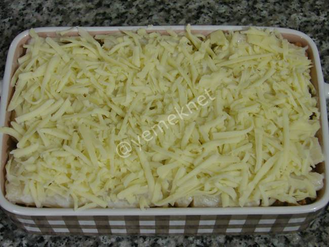 Fırında Beşamel Soslu Kıymalı Makarna - Yapılışı (8/12) 